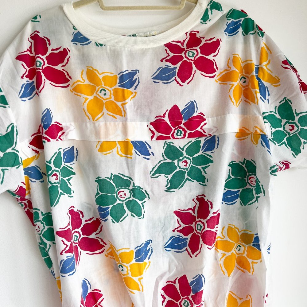 Vintage Floral Pattern Cotton Top - airy, soft, cotton